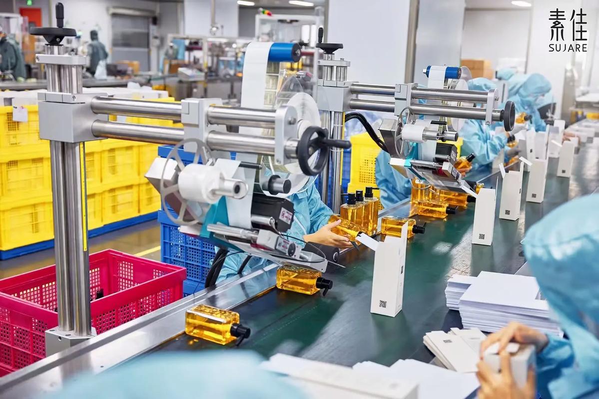 我們不止是敢曬產品還敢曬背后的生產工廠!每一瓶素佳沐浴露